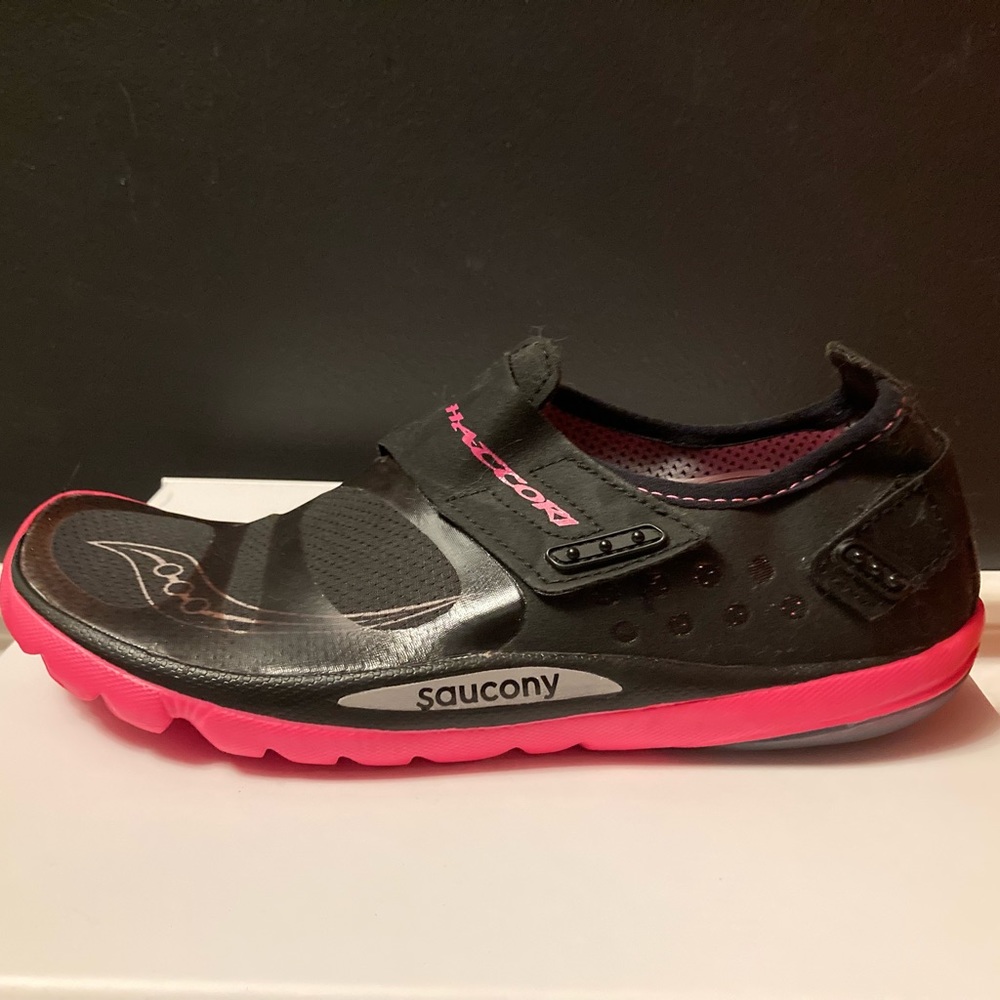 SAUCONY HATTORI Minimalist Running Shoes, size W9.5 (fits like W8.5/9)